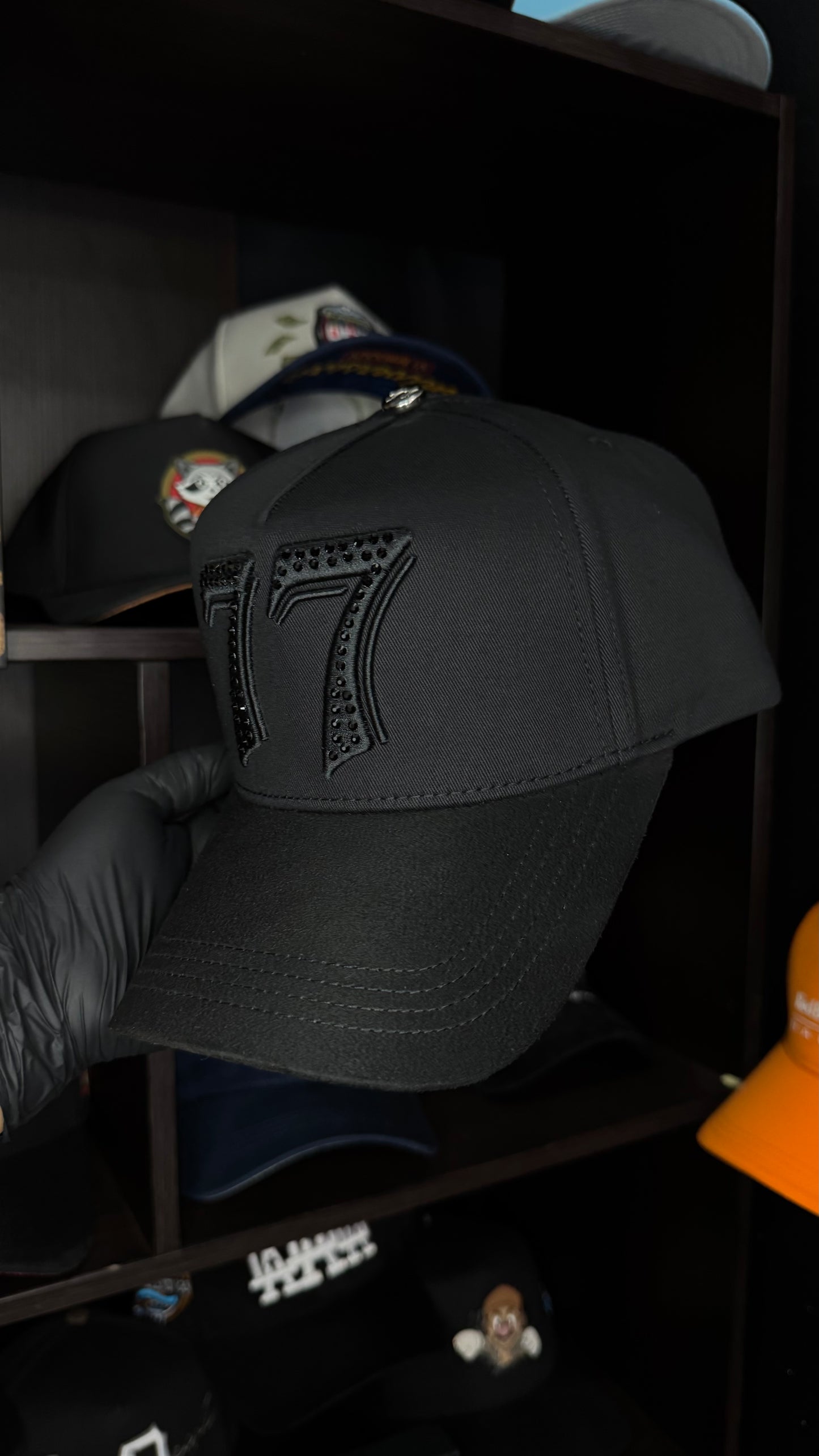 BARBAS HATS “77”