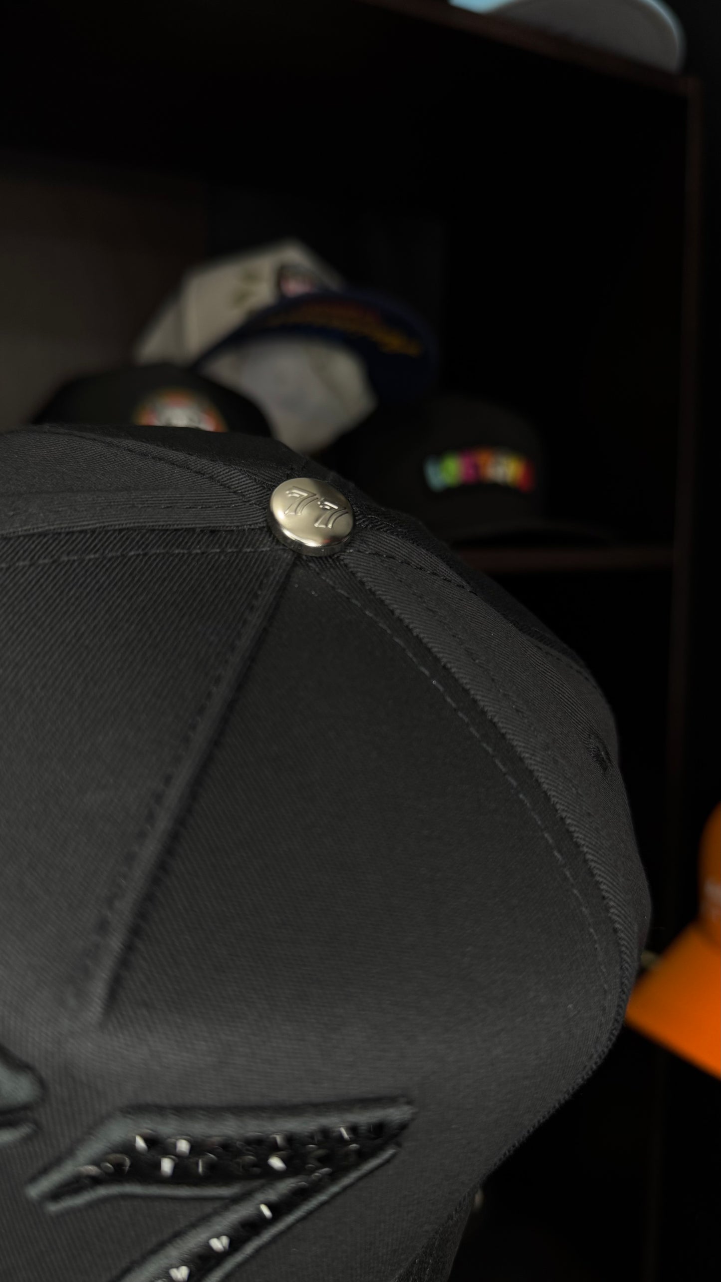 BARBAS HATS “77”