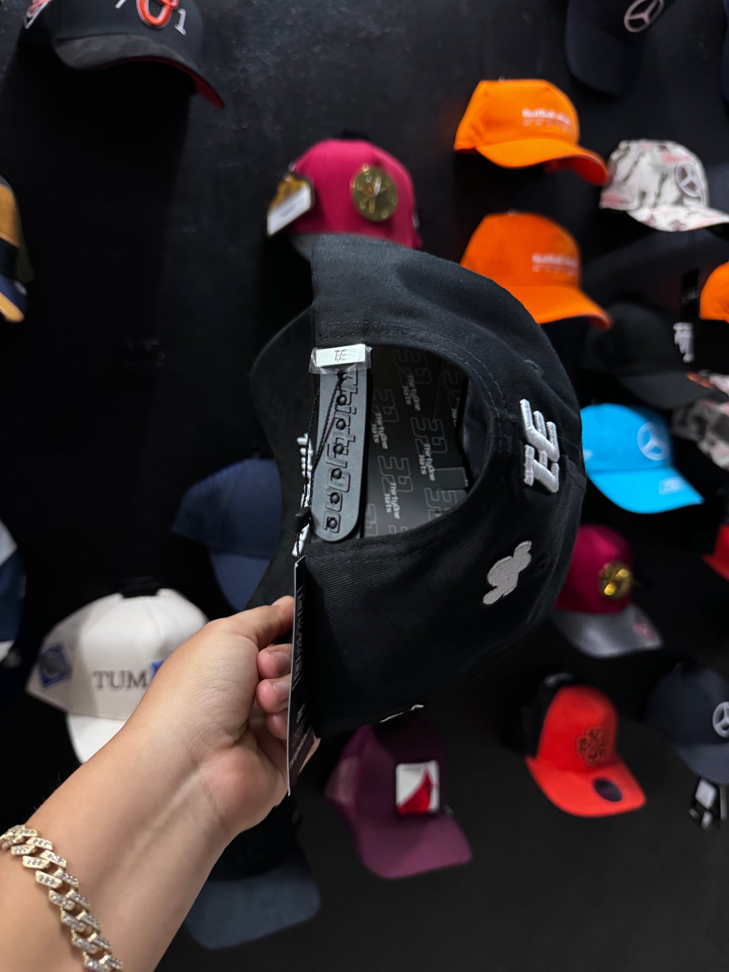 LA CLOUD 31 Hats con caja
